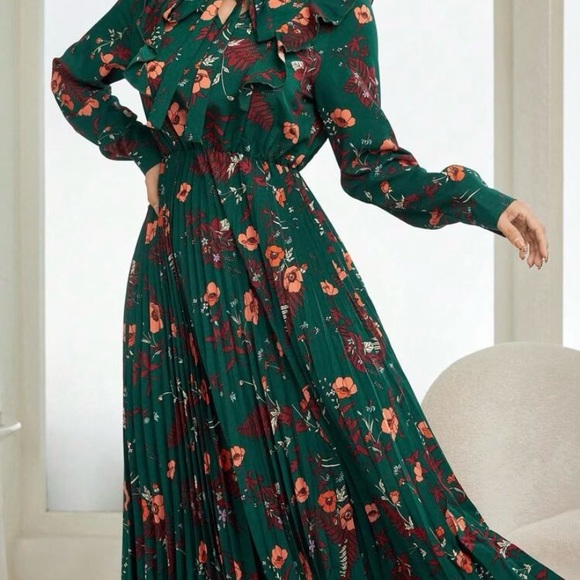 Long Dress - Picture 3 of 6